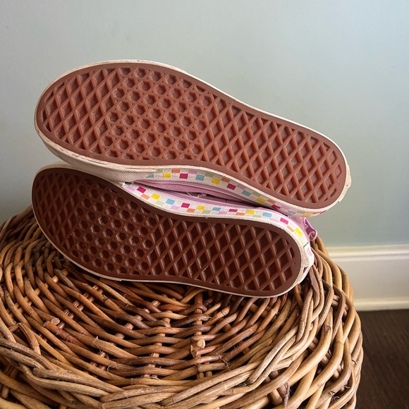 Girls pink suede high top vans, checkered soles, rainbow laces - Picture 2 of 6